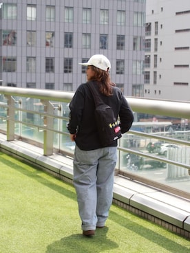 「Manhattan Portage（マンハッタンポーテージ）のL/S Print T-Shirt（Tシャツ/カットソー、ブラック系）」を使った、Manhattan Portage Staffさん（メンズ）の春コーディネート