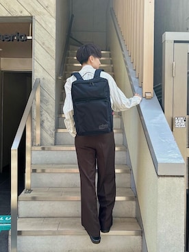 「Manhattan Portage（マンハッタンポーテージ）のPacific Classic Day Pack（バックパック/リュック、ブラック系）」を使った、Manhattan Portage Staffさん（メンズ）の春コーディネート