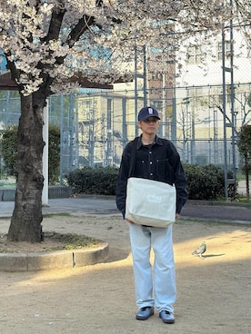 「Manhattan Portage（マンハッタンポーテージ）のClearview Shoulder Bag Canvas（ショルダーバッグ、ベージュ系）」を使った、Manhattan Portage Staffさん（メンズ）の春コーディネート