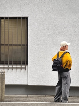 「Manhattan Portage（マンハッタンポーテージ）のPark Ave Backpack Matte Twill（バックパック/リュック、ブラック系）」を使った、Manhattan Portage Staffさん（メンズ）の春コーディネート