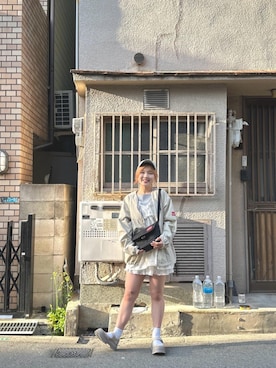 「Manhattan Portage（マンハッタンポーテージ）のBuckle NY Casual Messenger Bag 【Online Limited】（メッセンジャーバッグ、ブラック系）」を使った、Manhattan Portage Staffさん（メンズ）の春コーディネート