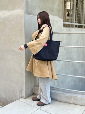 「Manhattan Portage（マンハッタンポーテージ）のTompkins Tote Bag M（トートバッグ、ブラック系）」を使った、Manhattan Portage Staffさん（メンズ）の春コーディネート