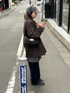 「Manhattan Portage（マンハッタンポーテージ）のYONKERS BAG PADDED POLYESTER POPLIN（ショルダーバッグ、ブラック系）」を使った、Manhattan Portage Staffさん（メンズ）の春コーディネート