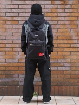 「Manhattan Portage（マンハッタンポーテージ）のTownsend Backpack 500D CORDURA / MINIONS（バックパック/リュック、ブラック系）」を使った、Manhattan Portage Staffさん（メンズ）の春コーディネート