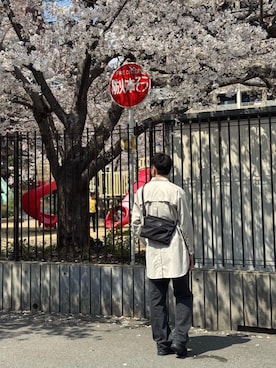 「Manhattan Portage BLACK LABEL（マンハッタンポーテージ　ブラックレーベル）のKENSINGTON SHOULDER BAG（ショルダーバッグ、ブラック系）」を使った、Manhattan Portage Staffさん（メンズ）の春コーディネート