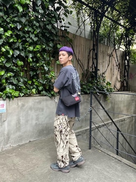 「Manhattan Portage（マンハッタンポーテージ）のShort Sleeve T-Shirts（Tシャツ/カットソー、グレー系）」を使った、Manhattan Portage Staffさん（メンズ）の春コーディネート