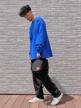 「Manhattan Portage（マンハッタンポーテージ）のIona Island Shoulder Bag（ショルダーバッグ、ブラック系）」を使った、Manhattan Portage Staffさん（メンズ）の春コーディネート