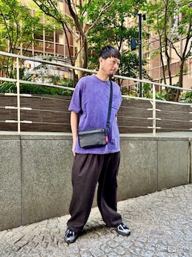 「Manhattan Portage（マンハッタンポーテージ）のPacific Jogger Bag Ver. 2（ショルダーバッグ、ブラック系）」を使った、Manhattan Portage Staffさん（メンズ）の春コーディネート