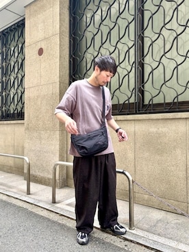 「Manhattan Portage（マンハッタンポーテージ）のDuet Shoulder Bag Nylon Tussah Quill（ショルダーバッグ、ブラック系）」を使った、Manhattan Portage Staffさん（メンズ）の春コーディネート