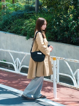 「Manhattan Portage（マンハッタンポーテージ）のRivera Shoulder Bag Padded Polyester Poplin（ショルダーバッグ、ブラック系）」を使った、Manhattan Portage Staffさん（メンズ）の春コーディネート