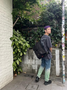 「Manhattan Portage（マンハッタンポーテージ）のShort Sleeve T-Shirts（Tシャツ/カットソー、グレー系）」を使った、Manhattan Portage Staffさん（メンズ）の春コーディネート