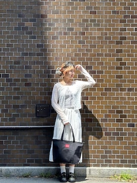 「Manhattan Portage（マンハッタンポーテージ）のTompkins Tote Bag M（トートバッグ、ブラック系）」を使った、Manhattan Portage Staffさん（メンズ）の春コーディネート