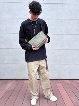 「Manhattan Portage（マンハッタンポーテージ）のCasual Messenger Bag JR Canvas（メッセンジャーバッグ、グリーン系）」を使った、Manhattan Portage Staffさん（メンズ）の夏コーディネート