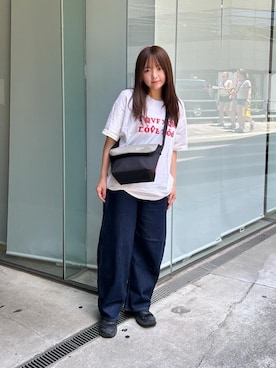 「Manhattan Portage（マンハッタンポーテージ）のNylon Messenger Bag Back Pocket W/ Divider Magnet VEG Leather 600D HYDR（メッセンジャーバッグ、グレー系）」を使った、Manhattan Portage Staffさん（メンズ）の夏コーディネート