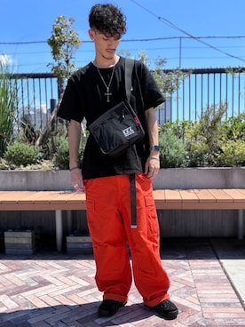「Manhattan Portage（マンハッタンポーテージ）のDJ BAG (XSM) FZP RIPSTOP TASLAN CCC（ショルダーバッグ、ブラック系）」を使った、Manhattan Portage Staffさん（メンズ）の夏コーディネート