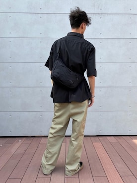 「Manhattan Portage（マンハッタンポーテージ）のDuet Shoulder Bag Nylon Tussah Quill（ショルダーバッグ、ブラック系）」を使った、Manhattan Portage Staffさん（メンズ）の夏コーディネート