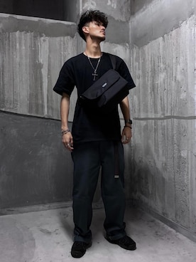 「Manhattan Portage（マンハッタンポーテージ）のNylon Messenger Bag JR Back Pocket W/ Divider Magnet（メッセンジャーバッグ、ブラック系）」を使った、Manhattan Portage Staffさん（メンズ）の夏コーディネート