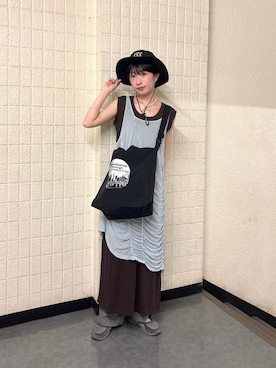 「Manhattan Portage（マンハッタンポーテージ）のTHE BURG SHOULDER BAG RIPSTOP TASLAN CCC（ショルダーバッグ、ブラック系）」を使った、Manhattan Portage Staffさん（メンズ）の夏コーディネート