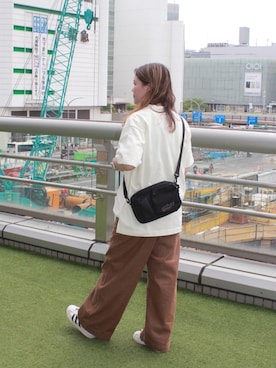「Manhattan Portage（マンハッタンポーテージ）のACTION JOGGER (L) JPN VER2（ショルダーバッグ、ブラック系）」を使った、Manhattan Portage Staffさん（メンズ）の夏コーディネート