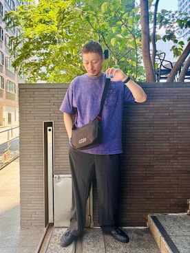 「Manhattan Portage（マンハッタンポーテージ）のDUET ACTION BAG（ショルダーバッグ、ブラック系）」を使った、Manhattan Portage Staffさん（メンズ）の夏コーディネート