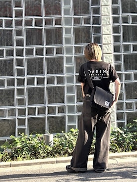 「Manhattan Portage（マンハッタンポーテージ）のDJ BAG (XSM) FZP RIPSTOP TASLAN CCC（ショルダーバッグ、ブラック系）」を使った、Manhattan Portage Staffさん（メンズ）の夏コーディネート