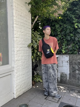 「Manhattan Portage（マンハッタンポーテージ）のPIGMENT S/S TEE（Tシャツ/カットソー、レッド系）」を使った、Manhattan Portage Staffさん（メンズ）の夏コーディネート
