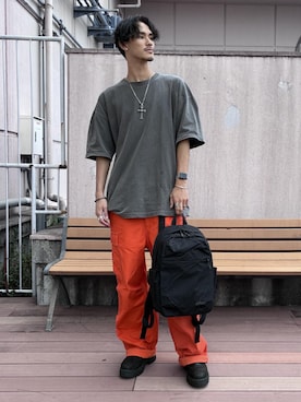 「Manhattan Portage（マンハッタンポーテージ）のQueensboro Backpack Back Pocket Nylon Tussah Quill（バックパック/リュック、ブラック系）」を使った、Manhattan Portage Staffさん（メンズ）の秋コーディネート