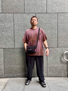 「Manhattan Portage（マンハッタンポーテージ）のCobble Hill Far Rockaway Bag Magnet（ショルダーバッグ、ブラック系）」を使った、Manhattan Portage Staffさん（メンズ）の秋コーディネート