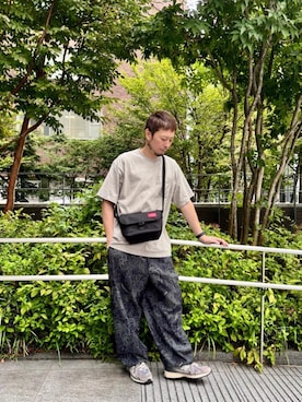 「Manhattan Portage（マンハッタンポーテージ）のアイテム（メッセンジャーバッグ）」を使った、Manhattan Portage Staffさん（メンズ・177cm）の秋コーディネート