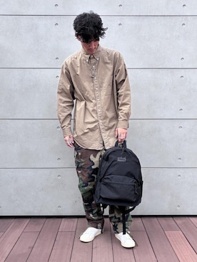 「Manhattan Portage（マンハッタンポーテージ）のEnviropack JR 420D CORDURA ECO（バックパック/リュック、ブラック系）」を使った、Manhattan Portage Staffさん（メンズ）の秋コーディネート