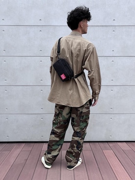 「Manhattan Portage（マンハッタンポーテージ）のSprinter Bag（ショルダーバッグ、ブラック系）」を使った、Manhattan Portage Staffさん（メンズ）の秋コーディネート