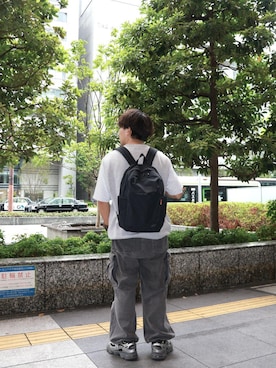 「Manhattan Portage（マンハッタンポーテージ）のQueensboro Backpack Back Pocket Nylon Tussah Quill（バックパック/リュック、ブラック系）」を使った、Manhattan Portage Staffさん（メンズ）の秋コーディネート
