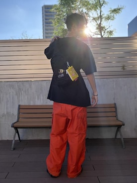 「Manhattan Portage（マンハッタンポーテージ）のLITTLE ITALY CROSSBODY BAG CORDURA RIPSTOP POLYESTER / SPONGE BOB（ボディバッグ/ウエストポーチ、ブラック系）」を使った、Manhattan Portage Staffさん（メンズ）の秋コーディネート