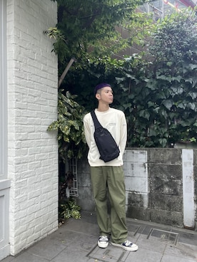 「Manhattan Portage（マンハッタンポーテージ）のNEUES LITTLE ITALY CROSSBODY BAG TUSSAH PVC（ボディバッグ/ウエストポーチ、ブラック系）」を使った、Manhattan Portage Staffさん（メンズ）の秋コーディネート