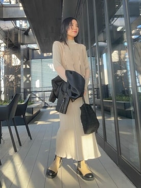 「PUBLIC TOKYO（パブリックトウキョウ）のスリットベストセットワンピース /3WAY【ドラマにて高畑充希さんご着用】（ワンピース、ベージュ系）」を使った、田村紗菜さん（レディース・154cm）の冬コーディネート