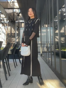 「PUBLIC TOKYO（パブリックトウキョウ）のスリットベストセットワンピース /3WAY【ドラマにて高畑充希さんご着用】（ワンピース、ブラック系）」を使った、田村紗菜さん（レディース・154cm）の冬コーディネート