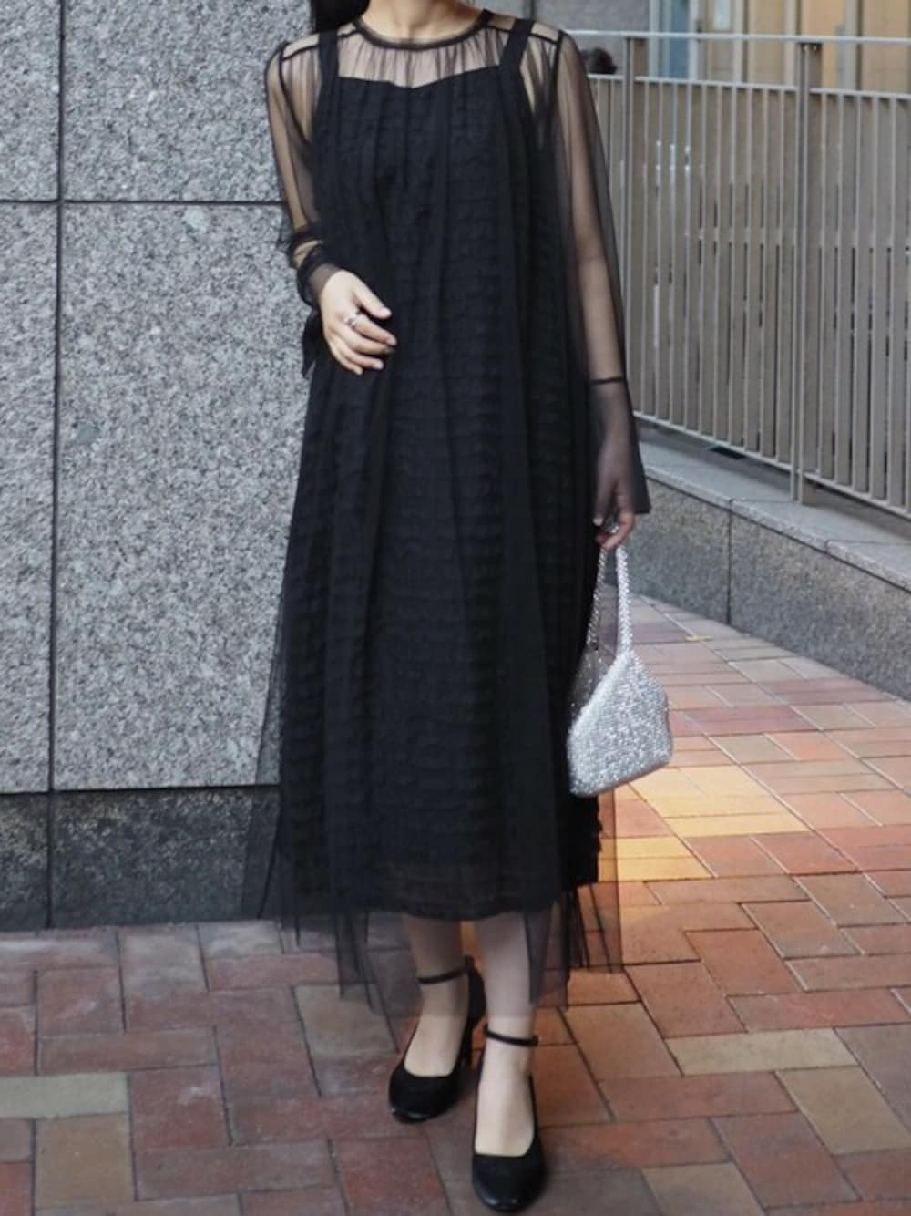 「ワンピース、デート、パーティースタイル、結婚式、ドレス、オケージョン、セレモニー、同窓会、結婚式二次会スタイル、ドレスコード」｜「Dorry Dollのミニフリルレイヤードドレス 結婚式お呼ばれ謝恩会オケージョンドレス（ドレス、ブラック系）」を使った、Dorry Dollさん（レディース・155cm）の秋コーディネートの1枚目の写真
