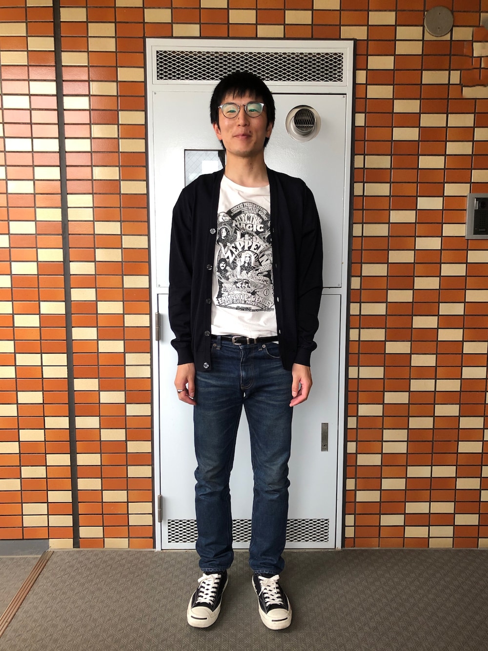 「買い物」｜「JOHN SMEDLEYのWYATT（カーディガン/ボレロ、ブルー系）」を使った、Daisuke Aさん（メンズ・168cm）の夏コーディネートの1枚目の写真