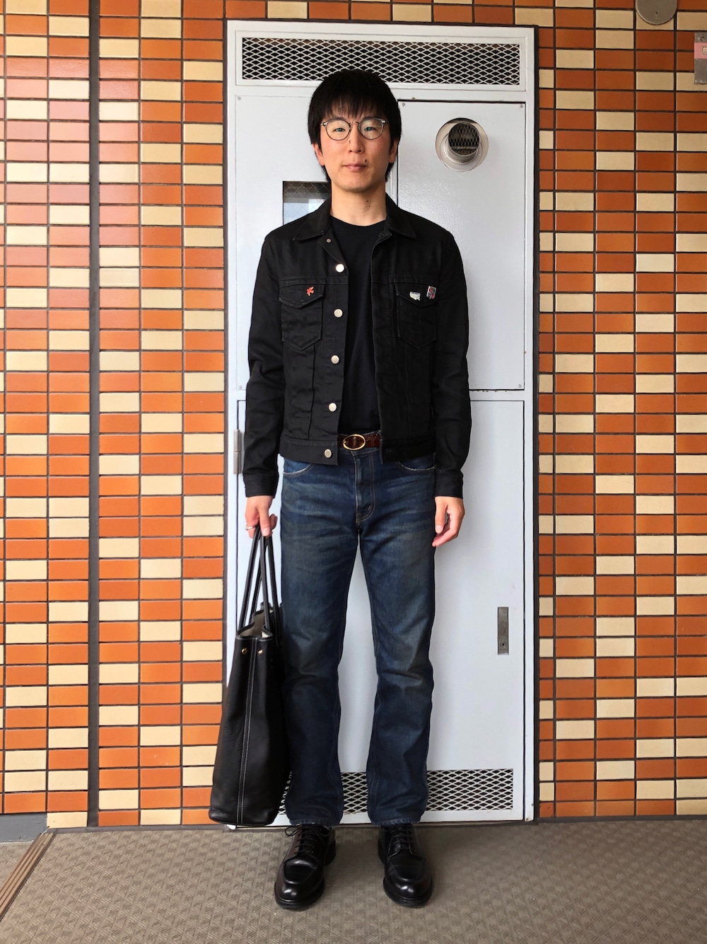 「シンプル」｜「JOHN LAWRENCE SULLIVANのアイテム（デニムジャケット、ブラック系）」を使った、Daisuke Aさん（メンズ・168cm）の春コーディネートの1枚目の写真