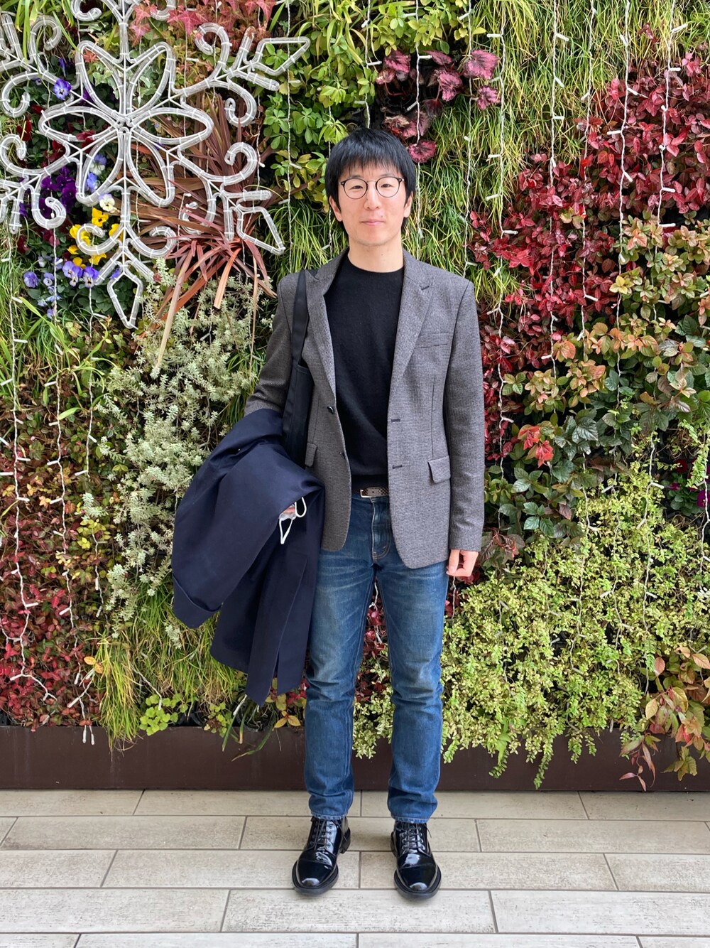 「ボタニカル」｜「UNIQLOのカシミア（ニット/セーター、ブラック系）」を使った、Daisuke Aさん（メンズ・168cm）の冬コーディネートの1枚目の写真