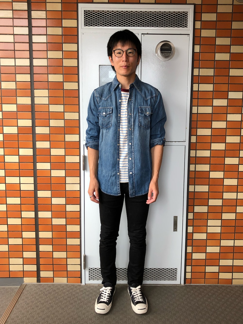 「買い物」｜「ZARAの元ChupaChups（Tシャツ/カットソー、ホワイト系）」を使った、Daisuke Aさん（メンズ・168cm）の夏コーディネートの1枚目の写真