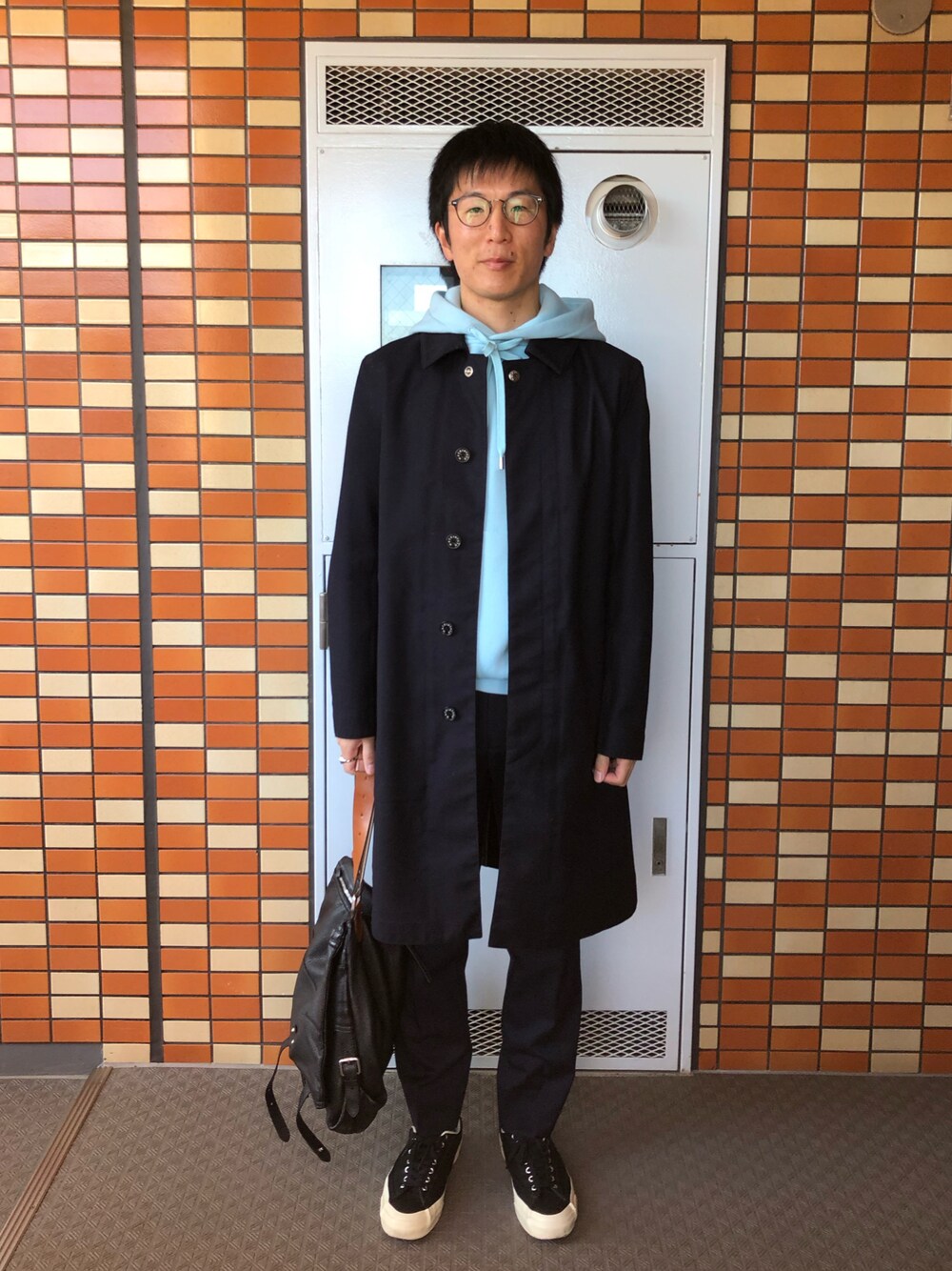 「パーカー」｜「MACKINTOSH LONDONのDUNKELD HOOD TECH 36（ステンカラーコート、ブルー系）」を使った、Daisuke Aさん（メンズ・168cm）の冬コーディネートの1枚目の写真