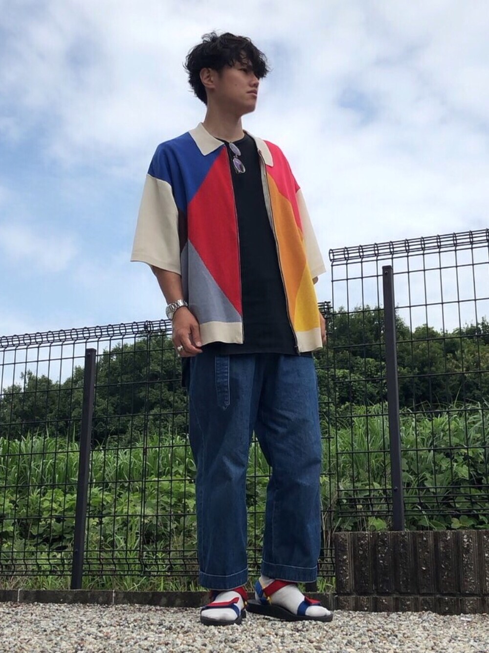 「HIBECKのアイテム（デニムパンツ、ブルー系）」を使った、UNIchiroさん（メンズ・172cm）の夏コーディネートの1枚目の写真