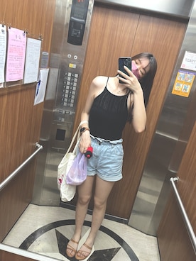 「LOVFEE（ラッフィ）のアイテム（パンツ）」を使った、Yoko さん（レディース・177cm）の夏コーディネート