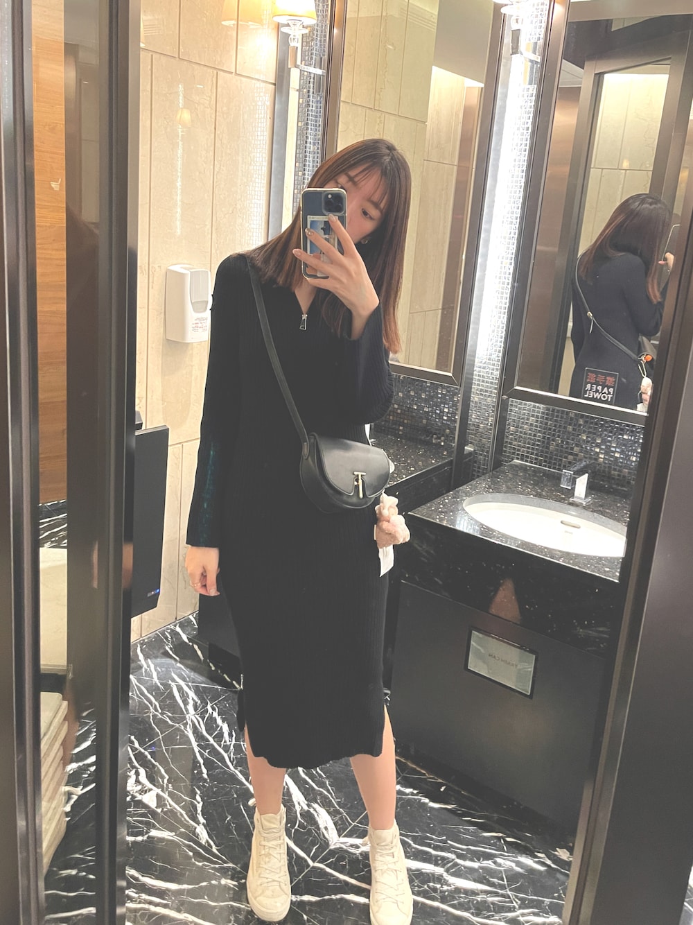MONCLERのワンピース/ドレス（ブラック系）を使った人気