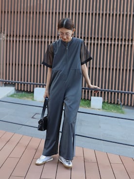 「アイテム（オールインワン・サロペット）」を使った、MARIKOさん（レディース・168cm）の秋コーディネート