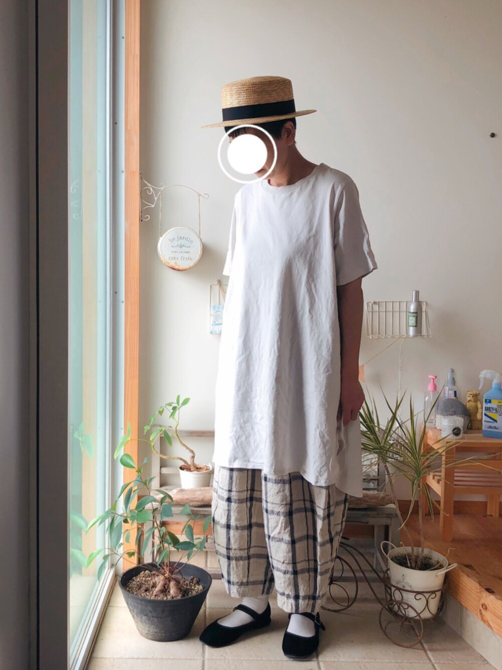 「夏、カンカン帽、田中帽子店、サーカスパンツ、harvesty、チェックパンツ、SVEC(SVEC)、カンフーシューズ、今日のコーデ」｜「SVECのカンフーシューズ /  SVEC シュベック kung fu Shoes（バレエシューズ、ブラック系）」を使った、coccon◡̈*さん（レディース・157cm）の夏コーディネートの1枚目の写真