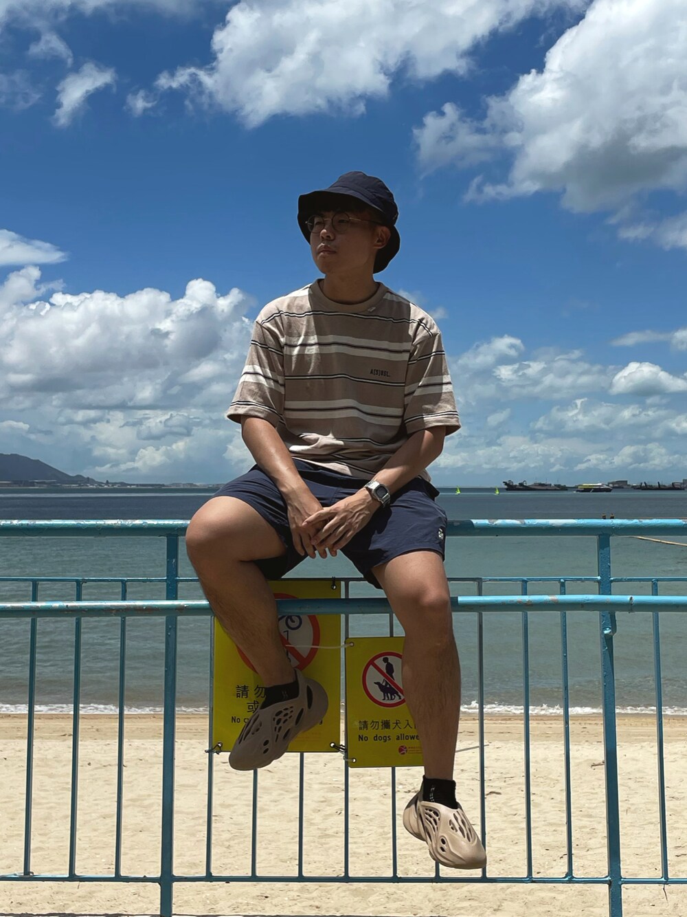 「夏、yeezy、stripe、OBEY」｜「Yeezyのアイテム（スニーカー、ベージュ系）」を使った、ITFさん（メンズ・173cm）の夏コーディネートの1枚目の写真