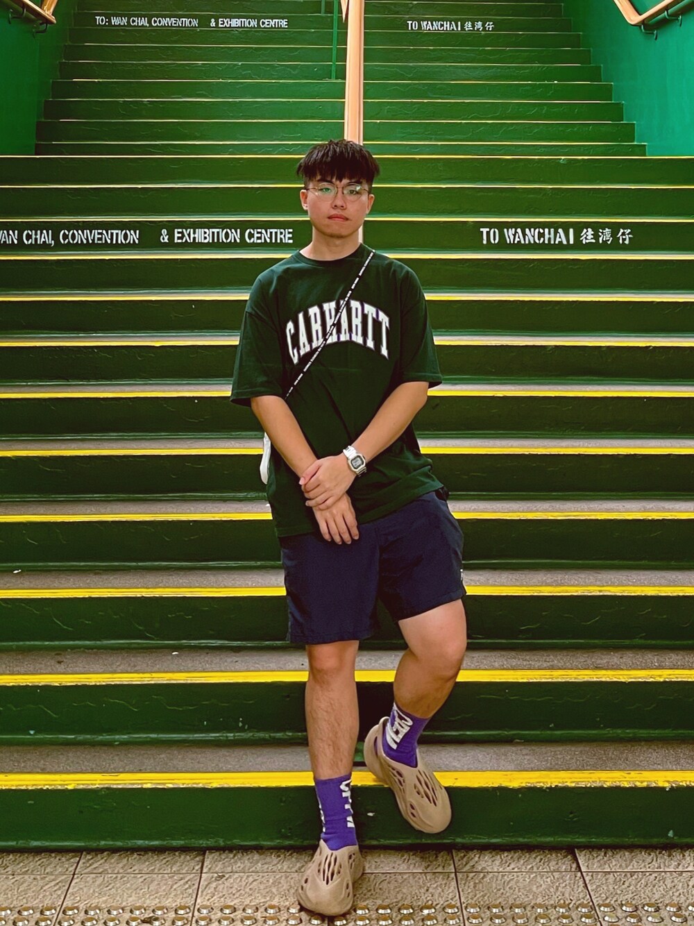 「yeezy、Carhartt WIP(Carhartt WIP)、OBEY、夏、ootd、球鞋、休閒、街頭穿搭」｜「Carhartt WIPのアイテム（Tシャツ/カットソー、グリーン系）」を使った、ITFさん（メンズ・173cm）の夏コーディネートの1枚目の写真