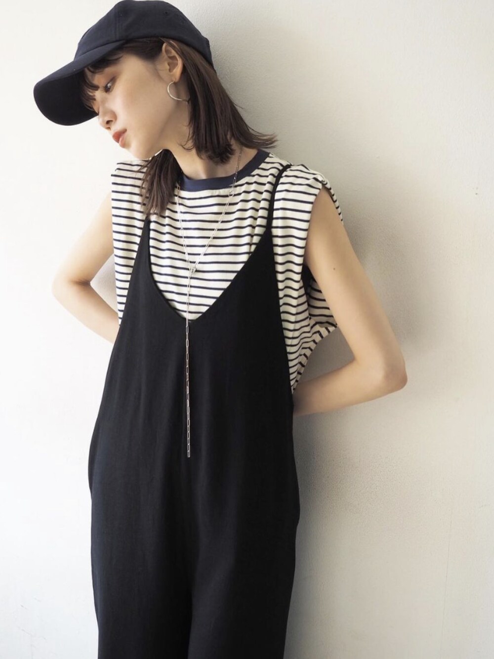 「Lumierのアイテム（Tシャツ/カットソー、ブラック系）」を使った、memeさん（レディース・159cm）の夏コーディネートの1枚目の写真